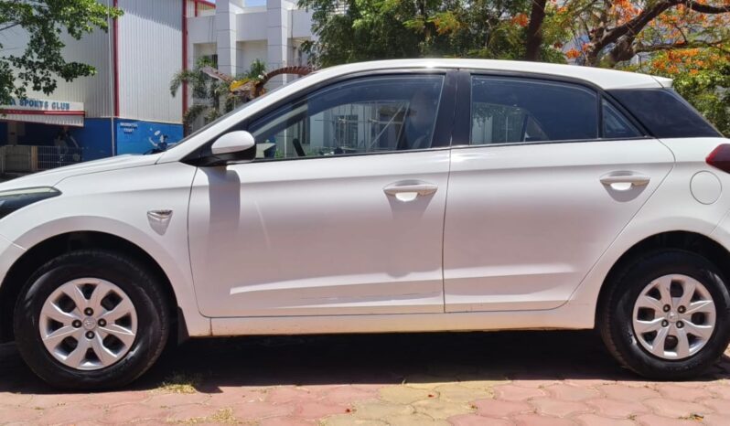 
								HYUNDAI I 20 MAGNA full									