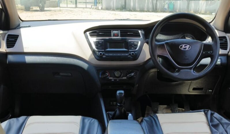 
								HYUNDAI I 20 MAGNA full									
