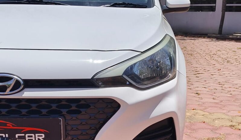 
								HYUNDAI I 20 MAGNA full									