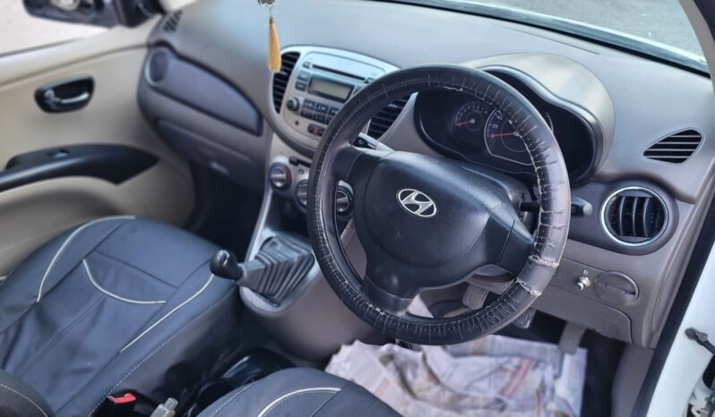 
								HYUNDAI I10 MAGNA full									