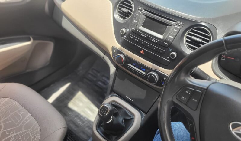 
								HYUNDAI XCENT SX full									