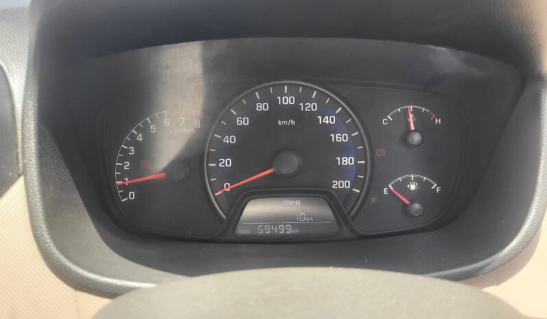 
								HYUNDAI XCENT SX full									
