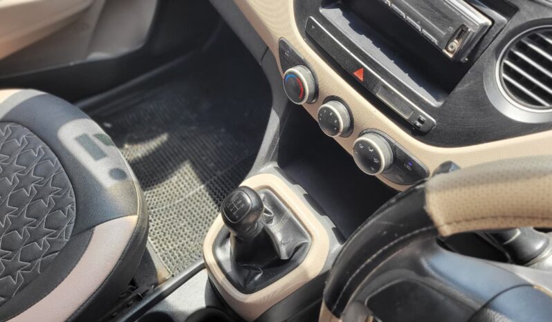 
								HYUNDAI I10 MAGNA full									