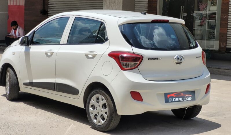 
								HYUNDAI I10 MAGNA full									