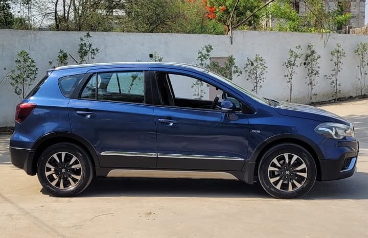 
								SUZUKI S-CROSS ALPHA full									