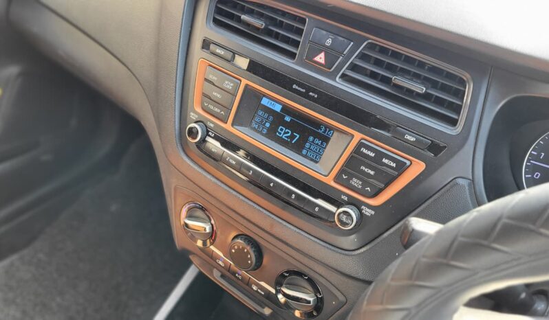 
								HYUNDAI I20 ACTIVE S full									