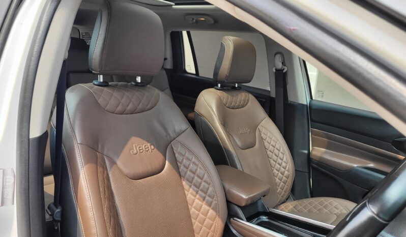 
								JEEP MEREDIAN LIMITED OAT 4*4 full									