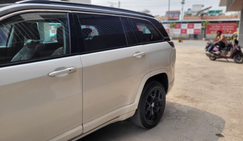 
								JEEP MEREDIAN LIMITED OAT 4*4 full									
