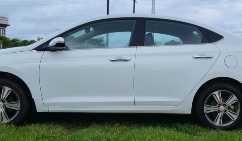 
								HYUNDAI VERNA SX (O) full									