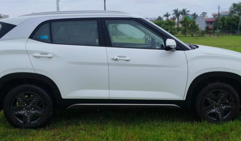 
								HYUNDAI CRETA 1.5 MT BS6 full									