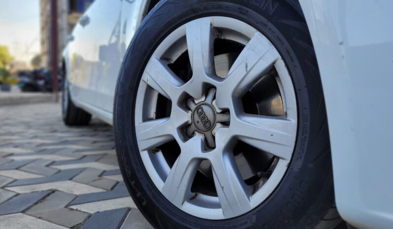 
								AUDI AG A4 2.0 TDI full									