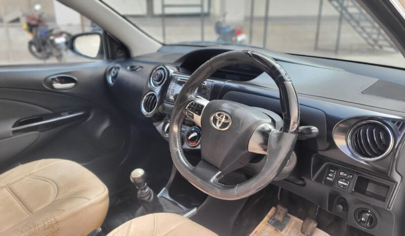 
								TOYOTA ETIOS CROSS VD full									