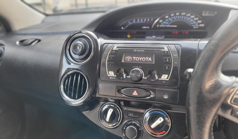 
								TOYOTA ETIOS CROSS VD full									