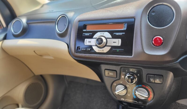 
								HONDA BRIO 1.2 VX full									
