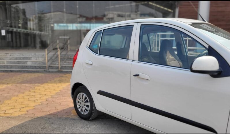 
								HYUNDAI GRAND I10 SPORTS 1.2 full									