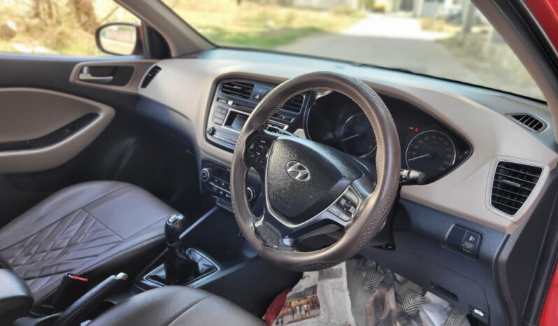 
								HYUNDAI I20 SPORTZ full									