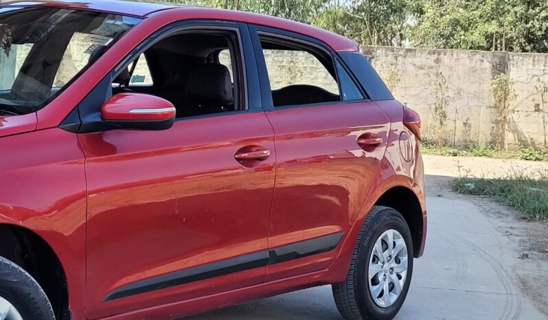 
								HYUNDAI I20 SPORTZ full									