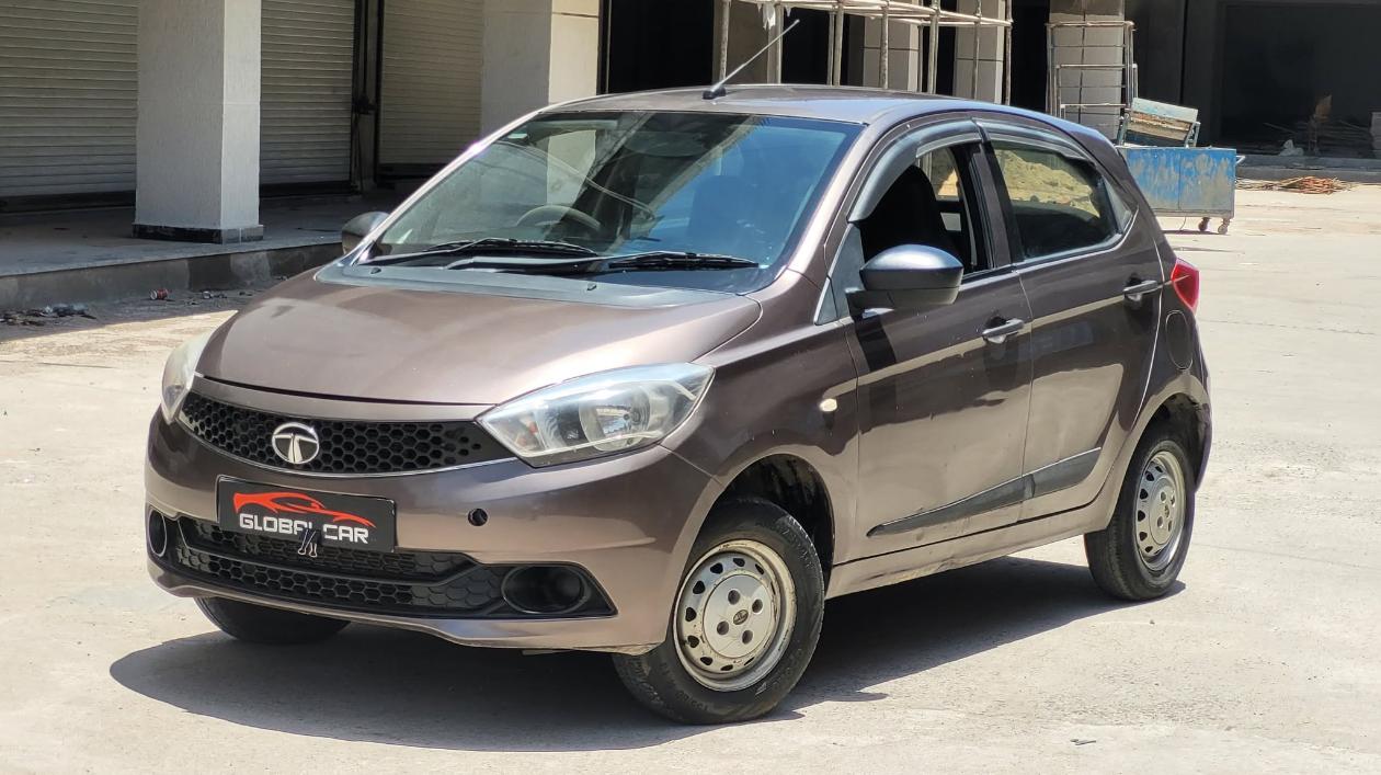TATA TIAGO XM