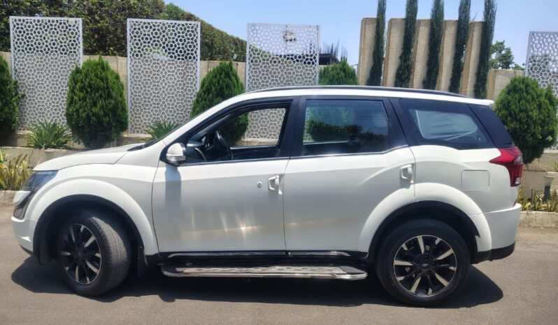 
								MAHINDRA XUV 500 W11 AT full									