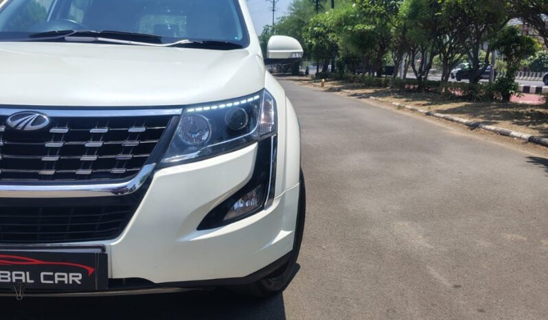 
								MAHINDRA XUV 500 W11 AT full									