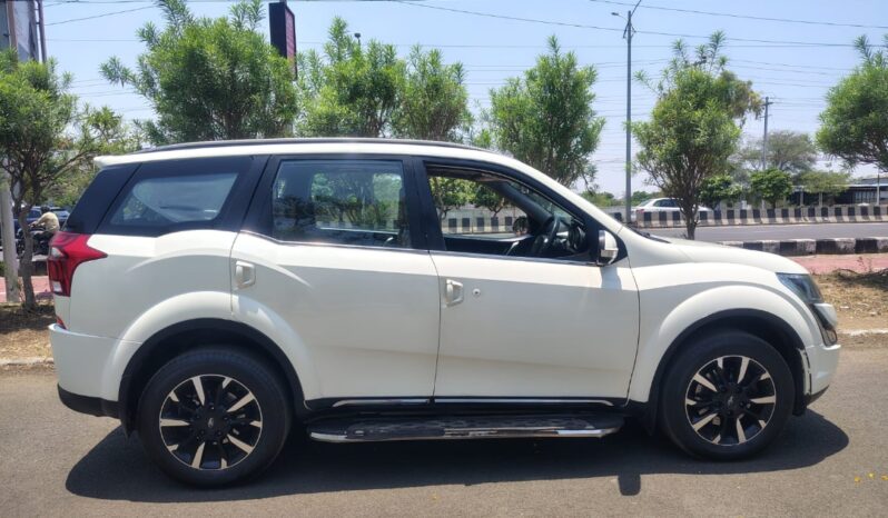 
								MAHINDRA XUV 500 W11 AT full									