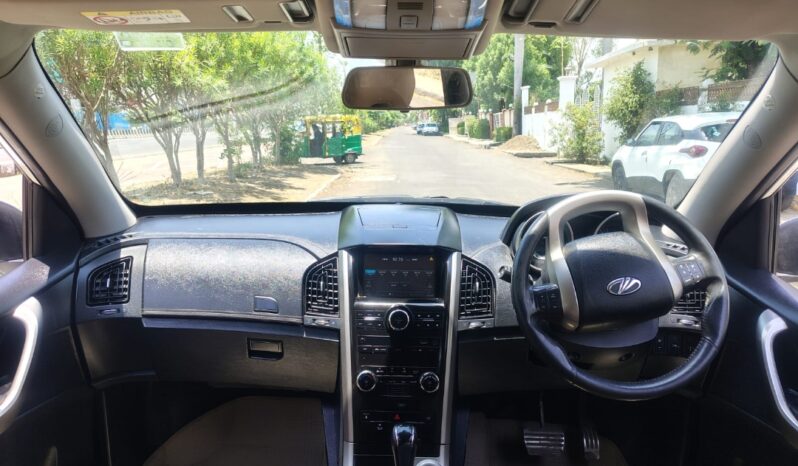 
								MAHINDRA XUV 500 W11 AT full									
